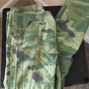 Camo Skinny fit pants